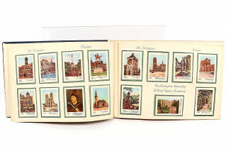 Lot 231 - DIVERS (2)