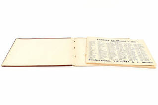 Lot 231 - DIVERS (2)