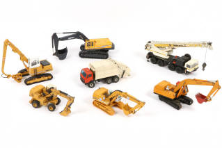 Lot 53 - DIVERS (7)