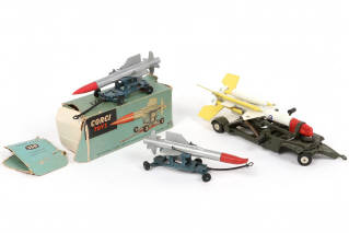 Lot 41 - CORGI TOYS (GB) (3)