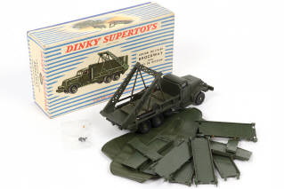 Lot 107 - DINKY TOYS (FRANCE) (1)