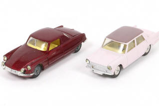 Lot 112 - CORGI TOYS (GB) (2)