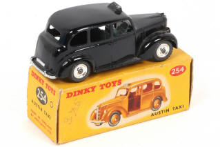 Lot 251 - DINKY TOYS (GB) (1)