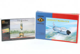 Lot 113 - DIVERS (7)