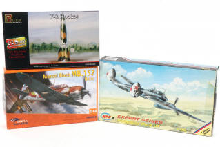 Lot 114 - DIVERS (7)