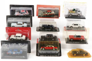 Lot 63 - DIVERS (12)