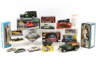 Lot 70 - DIVERS (16)