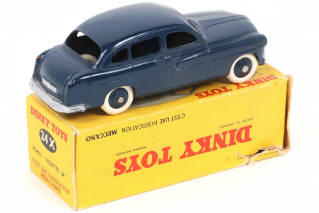 Lot 329 - DINKY TOYS (FRANCE) (1)