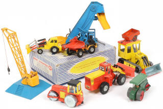 Lot 313 - DINKY TOYS (GB) (9)