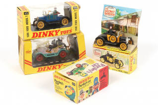 Lot 307 - DINKY TOYS (GB) (4)