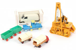 Lot 104 - DIVERS (7)