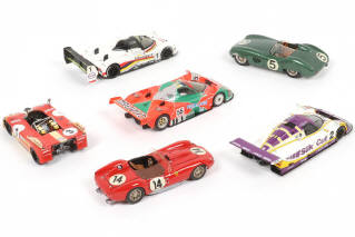 Lot 59 - DIVERS (6)