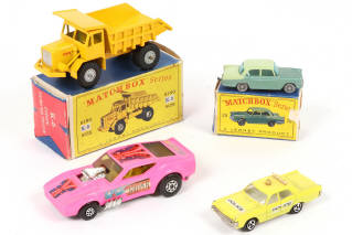 Lot 70 - DIVERS (9)