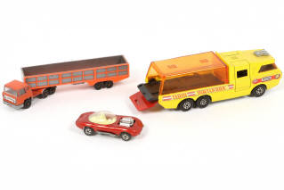 Lot 70 - DIVERS (9)