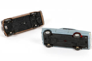 Lot 415 - DINKY TOYS (FRANCE) (2)