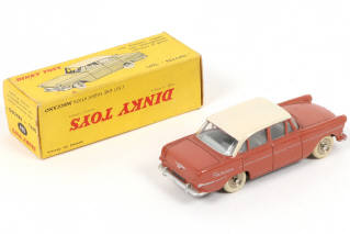 Lot 406 - DINKY TOYS (FRANCE) (1)