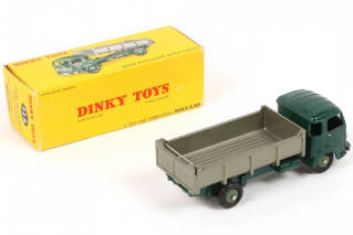 Lot 409 - DINKY TOYS (FRANCE) (1)