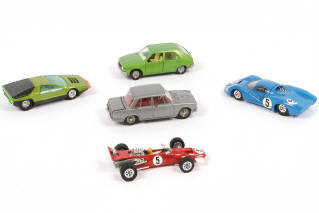 Lot 422 - DINKY TOYS (FRANCE) (4)