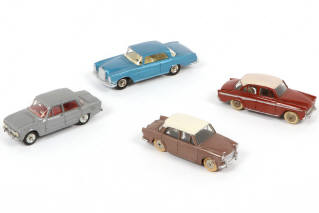 Lot 423 - DINKY TOYS (FRANCE) (4)