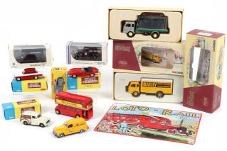 Lot 77 - DIVERS (11)