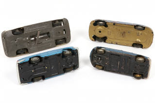 Lot 56 - DIVERS (4)