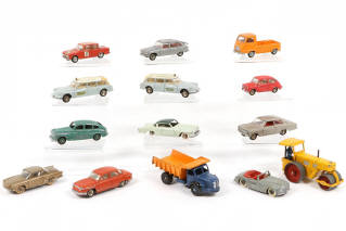 Lot 429 - DINKY TOYS (FRANCE) (14)
