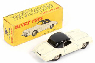 Lot 394 - DINKY TOYS (FRANCE) (1)