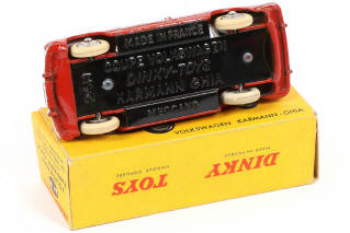 Lot 395 - DINKY TOYS (FRANCE) (1)