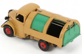 Lot 370 - DINKY TOYS (GB) (1)