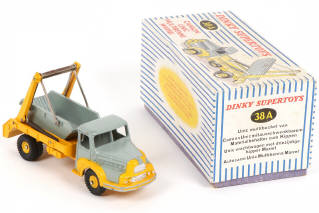 Lot 411 - DINKY TOYS (FRANCE) (1)