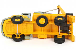Lot 411 - DINKY TOYS (FRANCE) (1)