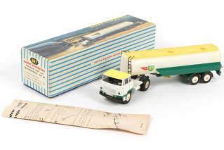 Lot 414 - DINKY TOYS (FRANCE) (1)