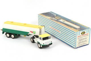 Lot 414 - DINKY TOYS (FRANCE) (1)