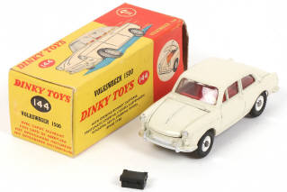 Lot 359 - DINKY TOYS (GB) (1)