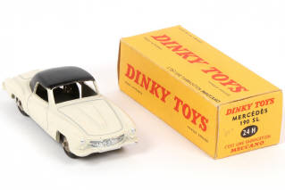 Lot 393 - DINKY TOYS (FRANCE) (1)