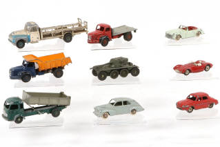 Lot 328 - DINKY TOYS (FRANCE) (9)