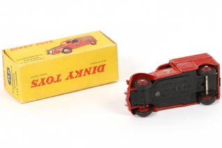 Lot 282 - DINKY TOYS (FRANCE) (1)