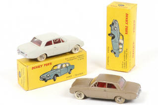 Lot 319 - DINKY TOYS (FRANCE) (2)