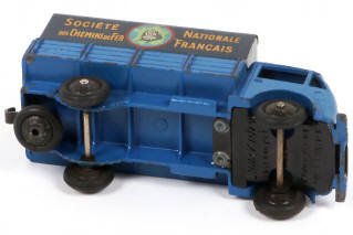 Lot 137 - DINKY TOYS (FRANCE) (1)