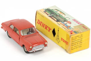Lot 334 - DINKY TOYS (FRANCE) (1)