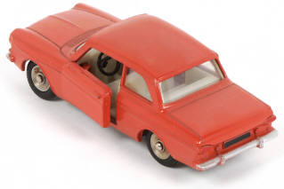 Lot 334 - DINKY TOYS (FRANCE) (1)