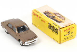 Lot 307 - DINKY TOYS (FRANCE) (1)