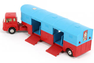 Lot 38 - CORGI TOYS (GB) (1)