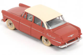 Lot 339 - DINKY TOYS (FRANCE) (1)