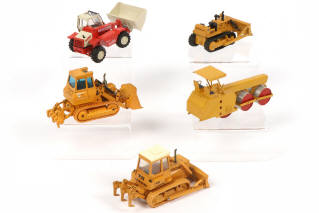 Lot 85 - DIVERS (5)