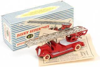 Lot 346 - DINKY TOYS (FRANCE) (1)