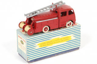 Lot 341 - DINKY TOYS (FRANCE) (1)