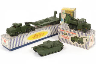 Lot 242 - DINKY TOYS (GB) (3)