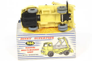 Lot 285 - DINKY TOYS (GB) (1)