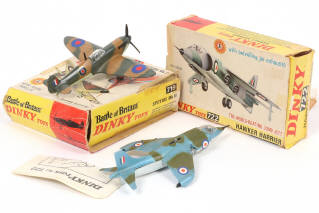 Lot 297 - DINKY TOYS (GB) (2)